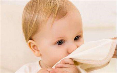 小孩鼻塞是什么原因