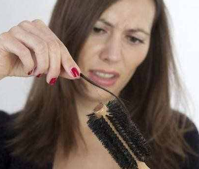 女性严重脱发是什么原因