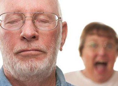 老年人患有躁狂症都有哪些病因