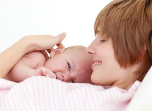 如何增强宝宝抵抗力 母乳喂养