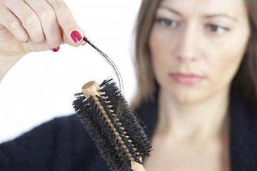 头发一抓一大把！该怎么防止脱发呢？
