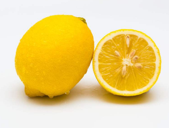 长期吃柠檬对健康有什么好处？