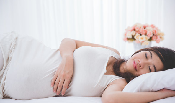 孕妇的睡姿应该怎么选择？